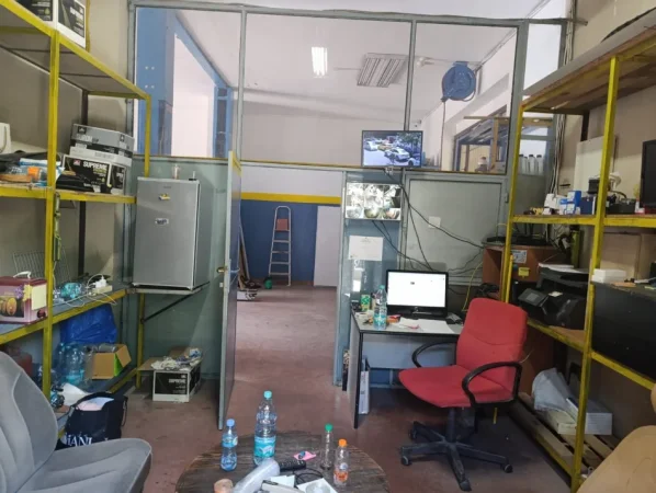 Tirane, jepet me qera ambjent biznesi Kati 1, 120 m² 2.000 € (Zogu I Zi)