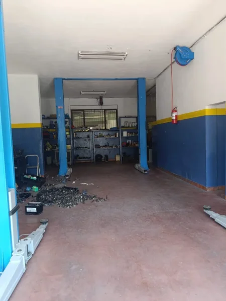 Tirane, jepet me qera ambjent biznesi Kati 1, 120 m² 2.000 € (Zogu I Zi)