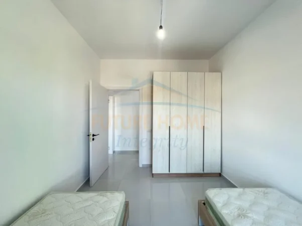 Tirane, shitet apartament 2+1 Kati 4, 99 m² 175.000 € (Rruga 5 Maji)