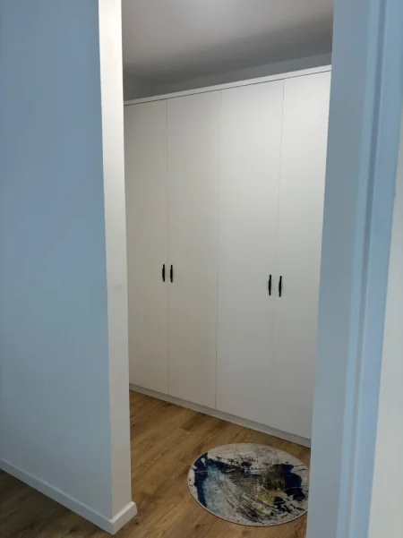 Tirane, jepet me qera apartament 2+1 Kati 2, 102 m² 800 € 
