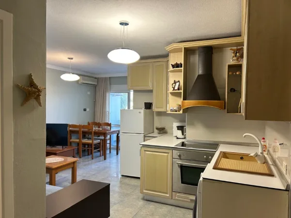 Durres, jepet me qera apartament 1+1+Ballkon , 62 m² 450 € (Rruga Ankona, Nd.44, Plazh - Skembi i Kavajes)