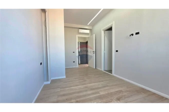 Vlore - Lungomare, shitet apartament+verande | Penthouse 3+1 Kati 8, 162 m² 350.000 € (Lungomare, Vlorë)
