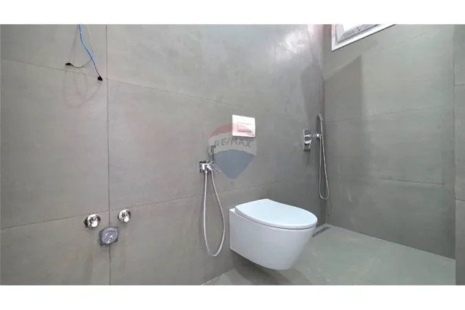 Vlore - Lungomare, shitet apartament+verande | Penthouse 3+1 Kati 8, 162 m² 350.000 € (Lungomare, Vlorë)
