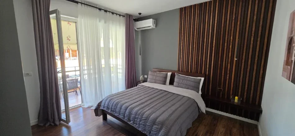 Tirane, jepet me qera apartament 1+1 Kati 3, 110 m² 800 € (Kopshti Zoologjik)