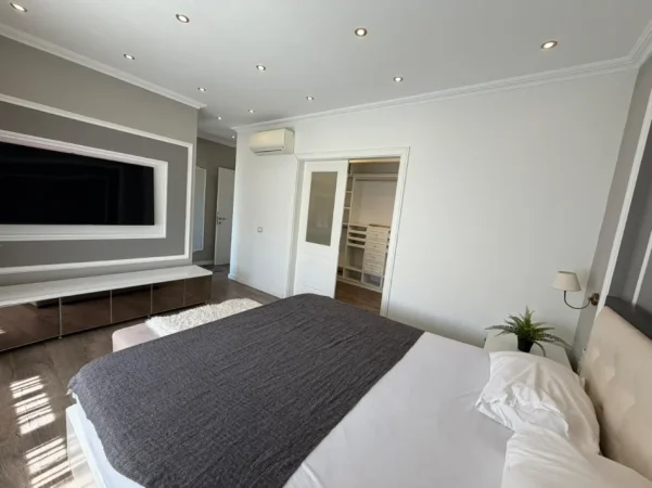 Tirane, jepet me qera apartament 2+1 Kati 3, 1.000 € (liqeni i thate)