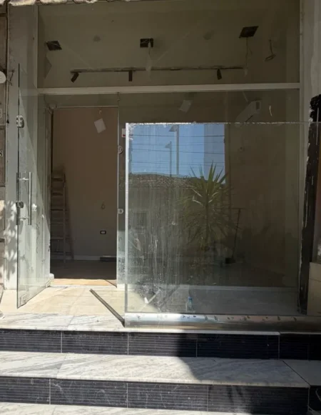 Tirane, shitet dyqan Kati 0, 24 m² 165.000 € (rruga barrikadave)