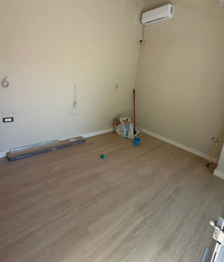 Tirane, shitet dyqan Kati 0, 24 m² 165.000 € (rruga barrikadave)