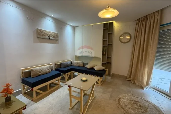 Tirane, jepet me qera apartament 1+1+Ballkon , 540 € (Kodra e Diellit 2)