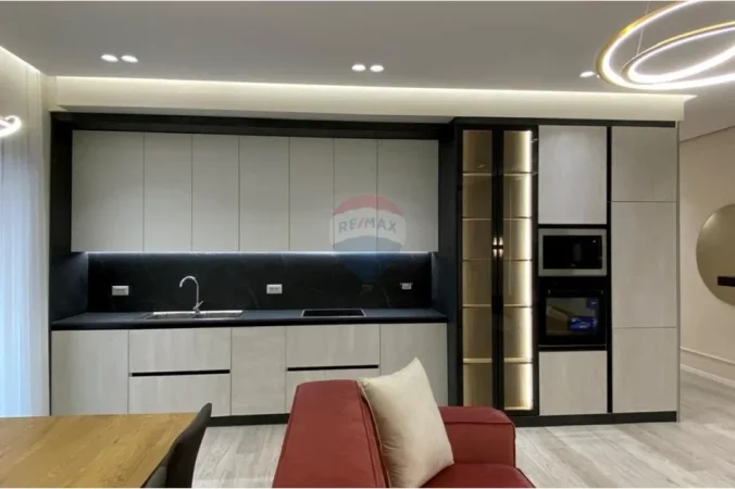 Tirane, jepet me qera apartament 2+1+Ballkon Kati 8, 122 m² 1.300 € (Kompleksi Delijorgji)