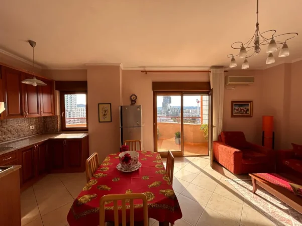 Tirane, jepet me qera apartament 1+1+Aneks+Ballkon Kati 10, 70 m² 800 € (pazari i ri)