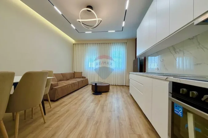 Tirane, shitet apartament 2+1+Ballkon , 116 m² 150.000 € (Bulevardi blu Kamez)