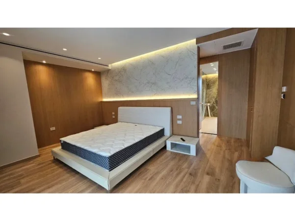 Tirane, jepet me qera Vile 3+1+Aneks+Ballkon Kati 0, 360 m² 5.000 € (TEG)