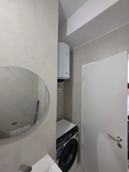 Tirane, jepet me qera 1+1 Kati 7, 400 € (Rruga Pasho Hysa)
