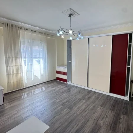 Tirane, shitet apartament 1+1+Ballkon , 88 m² (Astir)