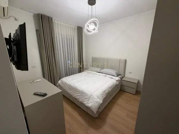 Tirane, jepet me qera apartament 1+1+Ballkon Kati 9, 68 m² 1.000 € (rruga e kosovareve)