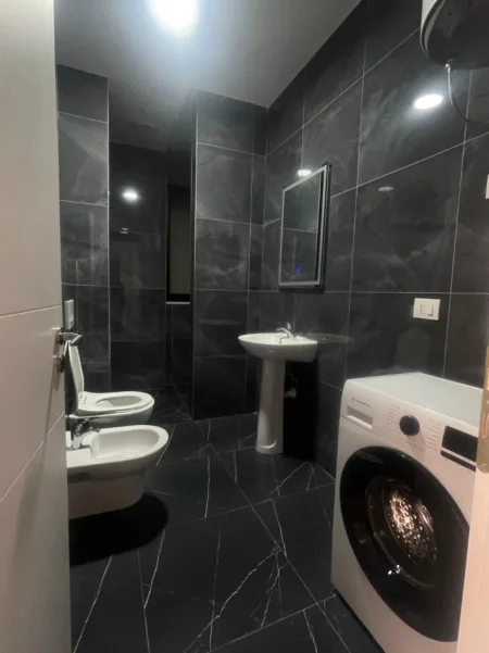 Tirane, jepet me qera apartament 1+1 Kati 4, 75 m² (Sokrat Miho)