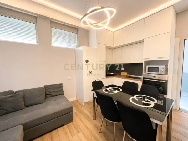 Tirane, jepet me qera apartament 1+1 Kati 1, 56 m² 550 € (liqeni i thate)