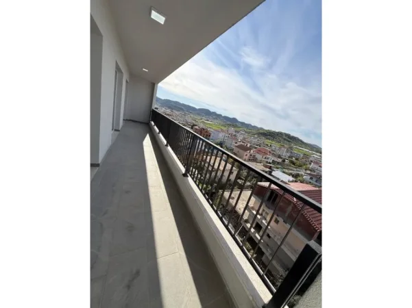 Tirane, shitet apartament 2+1 Kati 5, 107 m² 122.000 € (kombinat)