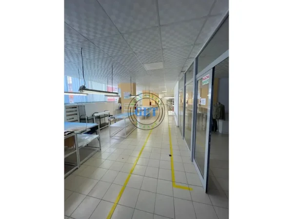Durres, jepet me qera ambjent biznesi Kati 2, 1.300 m² 5.000 € (Ish Kënet)