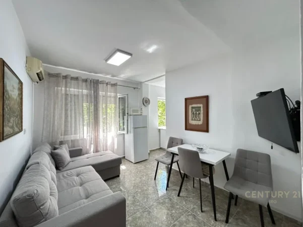 Tirane, jepet me qera apartament 2+1 Kati 4, 72 m² 550 € (shkolla e bashkuar)