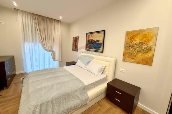 Tirane, jepet me qera apartament 2+1 Kati 5, 95 m² 945 € (Rruga Hoxha Tasim)