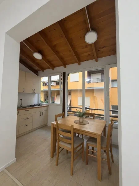 Tirane, jepet me qera apartament 1+1 Kati 1, 60 m² 500 € (Kodra E Diellit 1)