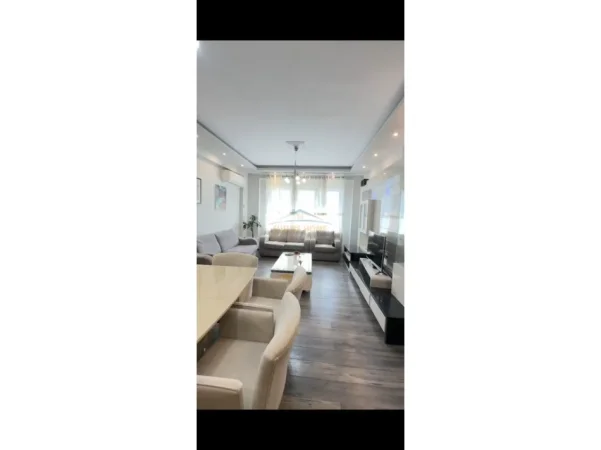 Tirane, shitet apartament 2+1+Ballkon Kati 6, 93 m² 258.000 € (KOPSHTI BOTANIK)