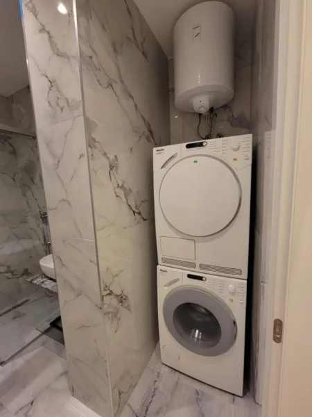 Tirane, jepet me qera apartament 1+1 Kati 1, 60 m² 600 € (Rruga E Durresit)