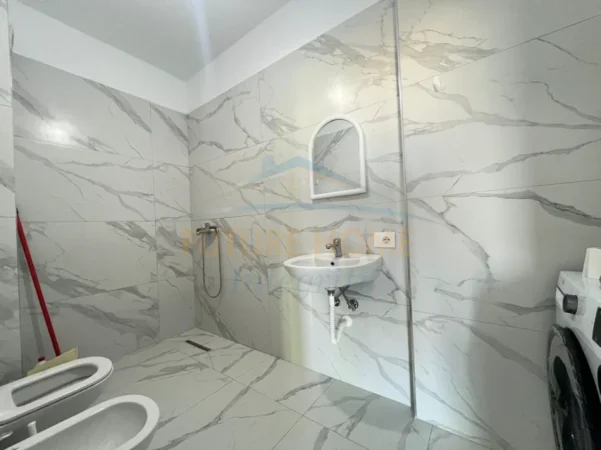 Tirane, shitet apartament 2+1 Kati 4, 99 m² 175.000 € (5 MAJI)