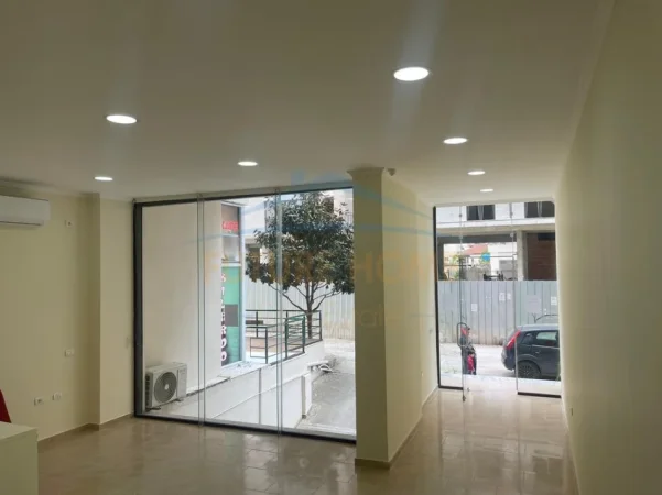Tirane, shitet ambjent biznesi Kati 0, 46 m² 120.000 € (unaza e re)