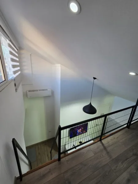 Durres, jepet me qera ambjent biznesi Kati 4, 70 m² 600 € (Dupleks 2 1 Rruga E Durresit)