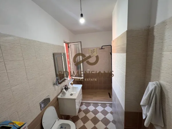Tirane, shitet apartament 1+1 Kati 7, 70 m² 120.000 € (yzberisht)