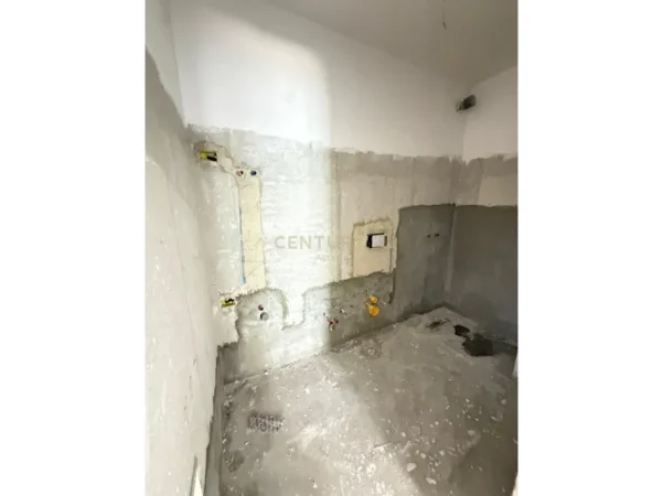 Tirane, shitet apartament 2+1 Kati 4, 95 m² 173.900 € 
