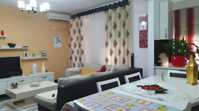 Tirane, jepet me qera apartament 2+1+Ballkon Kati 9, 106 m² 500 € (Astir (afer bar Oslos))