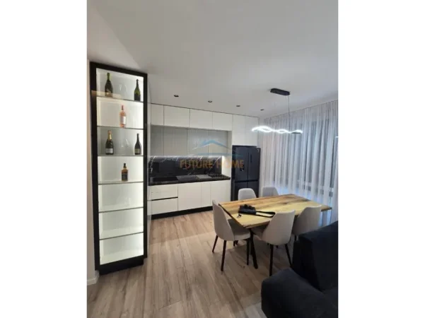 Tirane, shitet apartament 2+1+Ballkon , 250.000 € (PORCELAN)