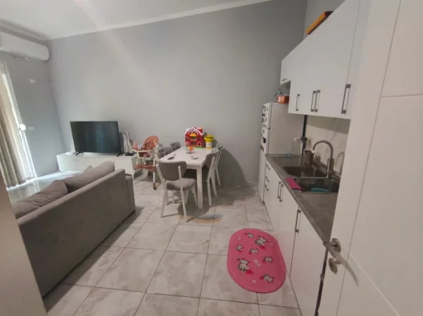 Tirane, shitet apartament 2+1+Ballkon Kati 3, 83 m² 128.000 € (Fresk)