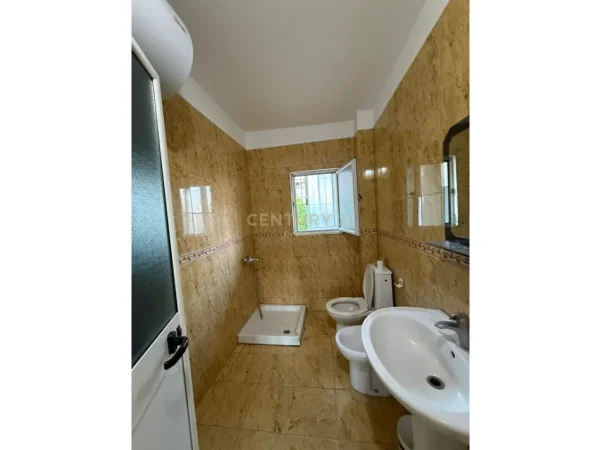Tirane, shitet apartament 1+1 Kati 2, 58 m² 122.000 € 