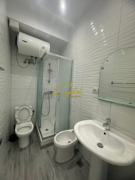 Tirane, jepet me qera apartament 1+1 Kati 1, 53 m² 700 € (STADIUMI AIR ALBANIA)