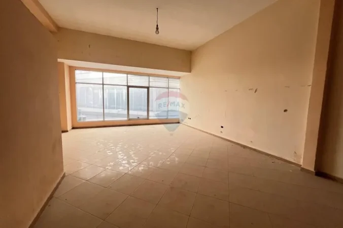 Vlore, shitet dyqan Kati 2, 51 m² (Blv. Ismail Qemali,Conad, Vlore)
