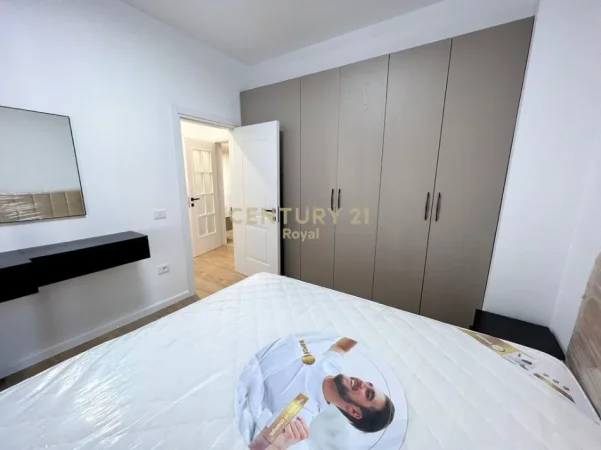 Tirane, jepet me qera apartament 2+1+Ballkon , 120 m² 1.000 € 