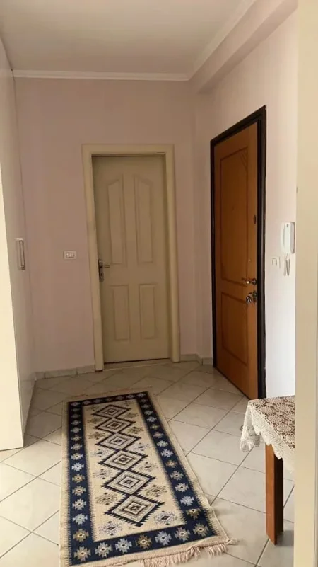 Tirane, jepet me qera apartament 1+1 Kati 8, 64 m² 450 € (Vila L Astir prane Pasticeri Nela)