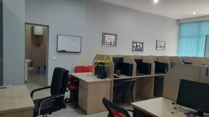 Tirane, jepet me qera ambjent biznesi Kati 0, 99 m² 800 € (ISH PARKU)