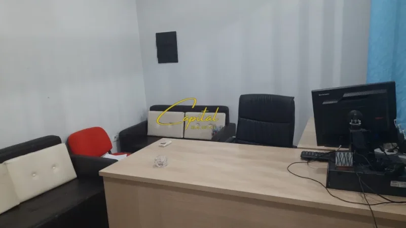 Tirane, jepet me qera ambjent biznesi Kati 0, 99 m² 800 € (ISH PARKU)