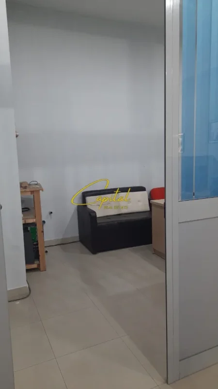 Tirane, jepet me qera ambjent biznesi Kati 0, 99 m² 800 € (ISH PARKU)