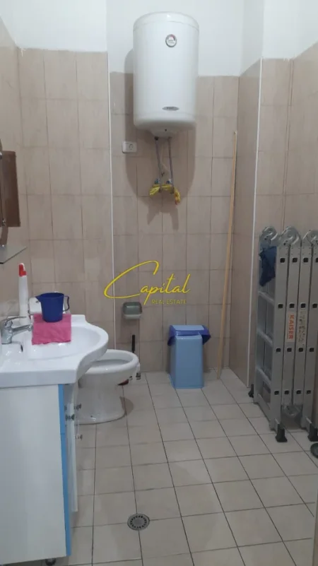 Tirane, jepet me qera ambjent biznesi Kati 0, 99 m² 800 € (ISH PARKU)