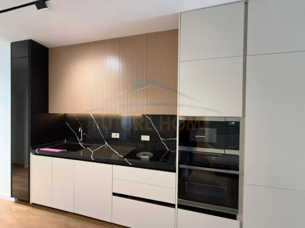 Tirane, jepet me qera apartament 2+1+Ballkon Kati 5, 90 m² 1.000 € (Golden Tower)