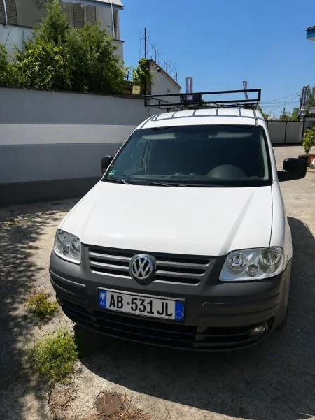Tirane, Shitet Volkswagen Caddy MAXI 1.9TDI 2008 - 6.000 €
