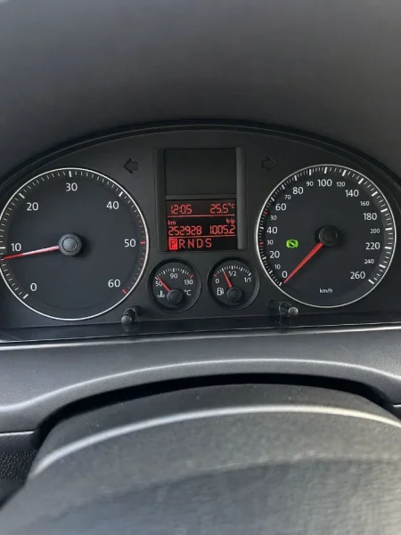 Tirane, Shitet Volkswagen Caddy MAXI 1.9TDI 2008 - 6.000 €