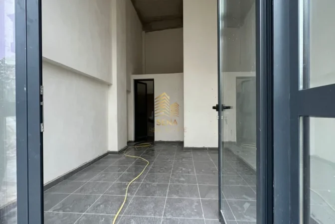 Tirane, jepet me qera ambjent biznesi Kati 0, 20 m² 350 € (Pazari i Ri)