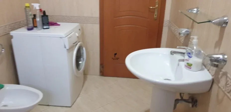 Tirane, jepet me qera apartament 1+1 Kati 5, 82 m² 420 € (KONGRESI I MANASTIRIT)